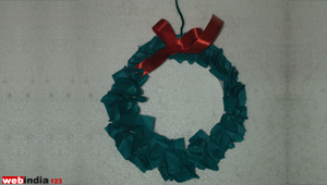 Paper plate wreath